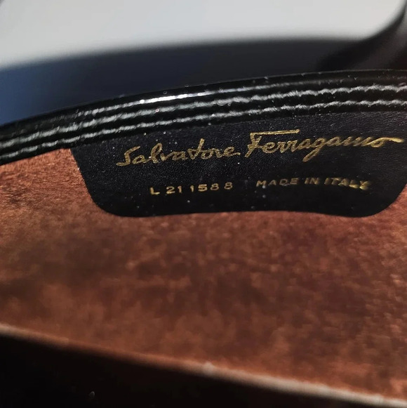 Vintage Ferragamo Patten Leather Purse - Picture 7 of 14